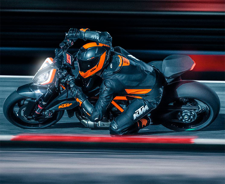 KTM-1290-SuperDuke-R-2020-