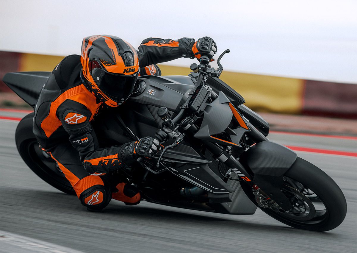 KTM-1390-Super-Duke-RR-Trak