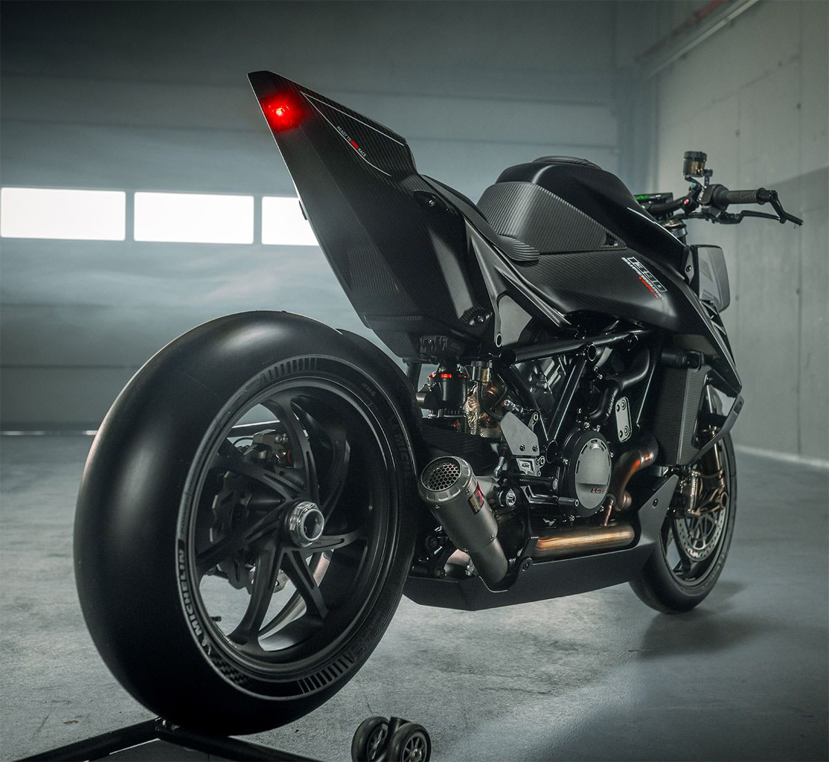 KTM-1390-Super-Duke-RR-Trak