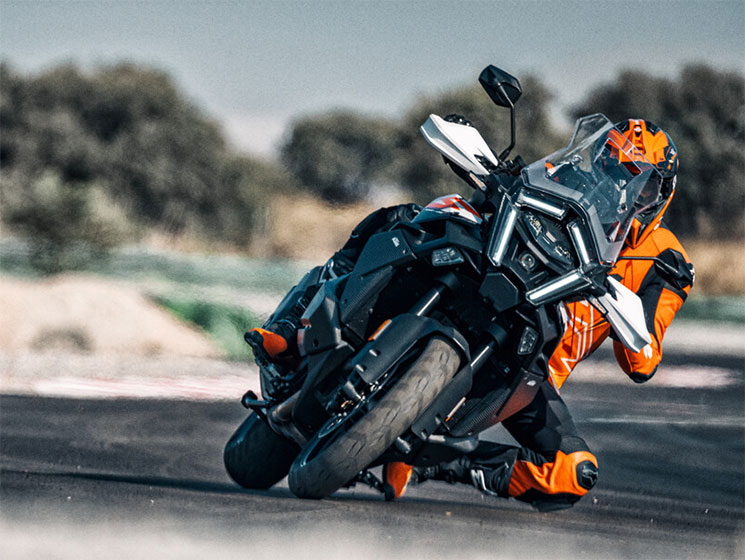 KTM-1390-SuperAdventure-S-_2025.