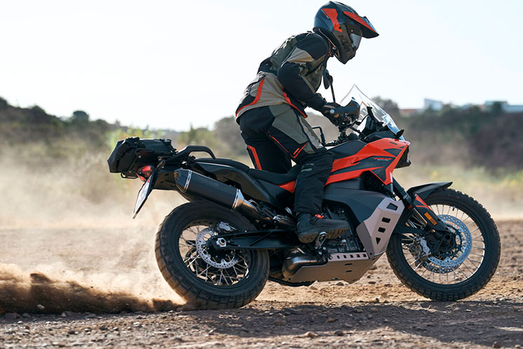 /KTM-790-Adventure-2025-1.jpg