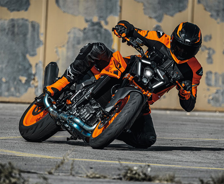 KTM-990-Duke-2024