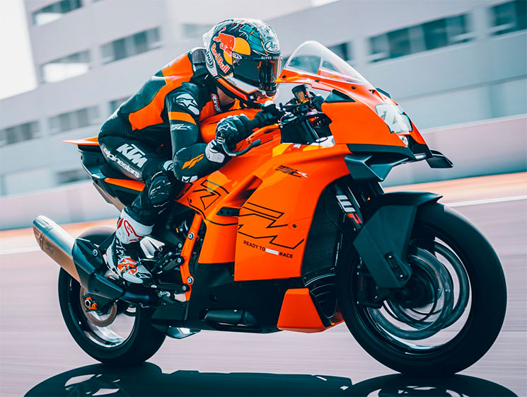 KTM-990-RC-R-2025-1.jpg