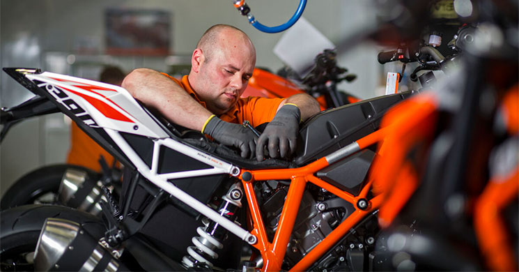 KTM fabrica