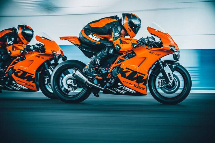 KTM-RC8R-2022