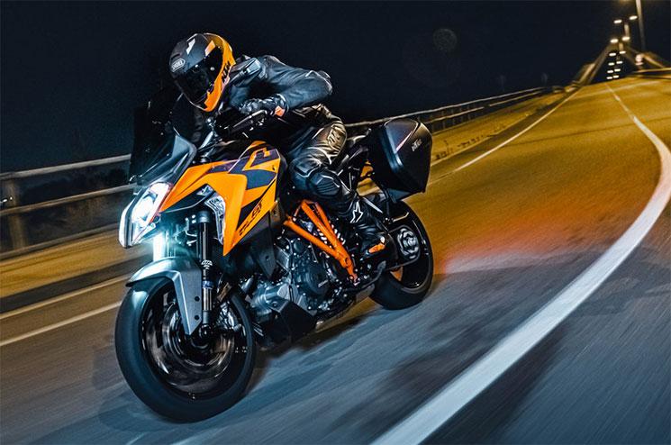 KTM-SuperDuke-GT-2022