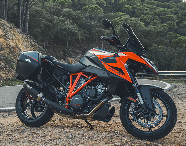 /KTM-SuperDuke-GT-2022