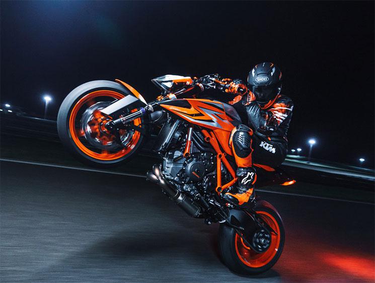 KTM1290SuperDukeREVO-2022-