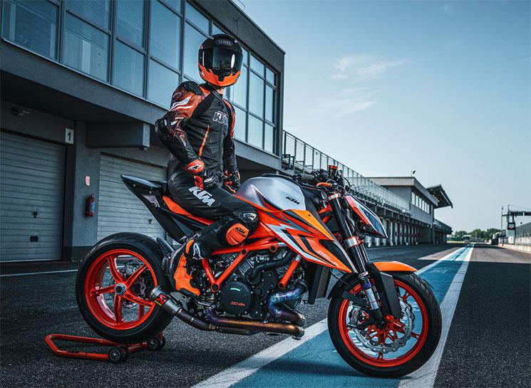 KTM1290SuperDukeREVO-2022-