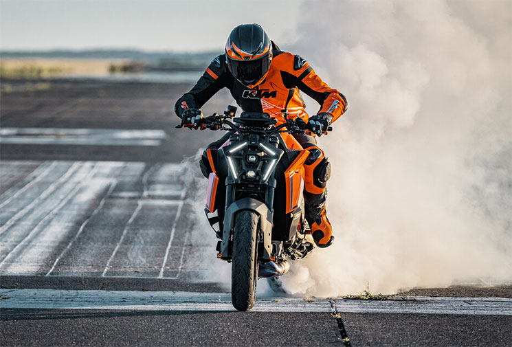 /KTM1390-Super-DukeR-2024
