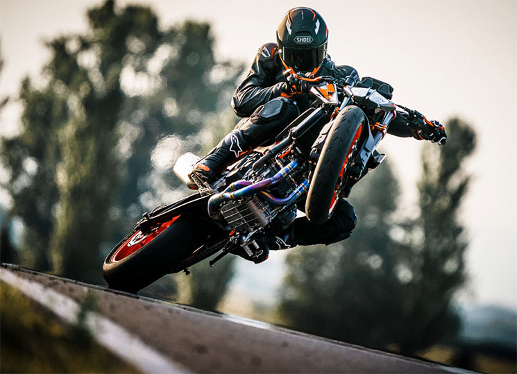 KTM890-Duke-2022-1.jpg