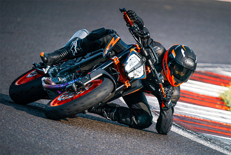 KTM890-Duke-2022-1.jpg