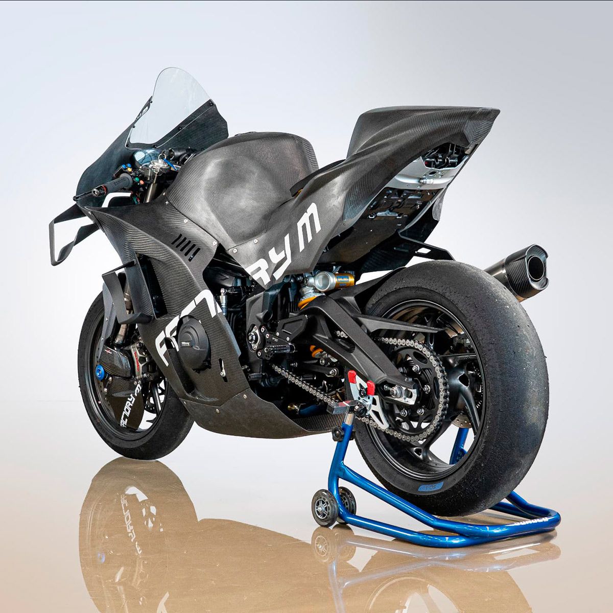 /KTMRC16TriumphStreetTriple