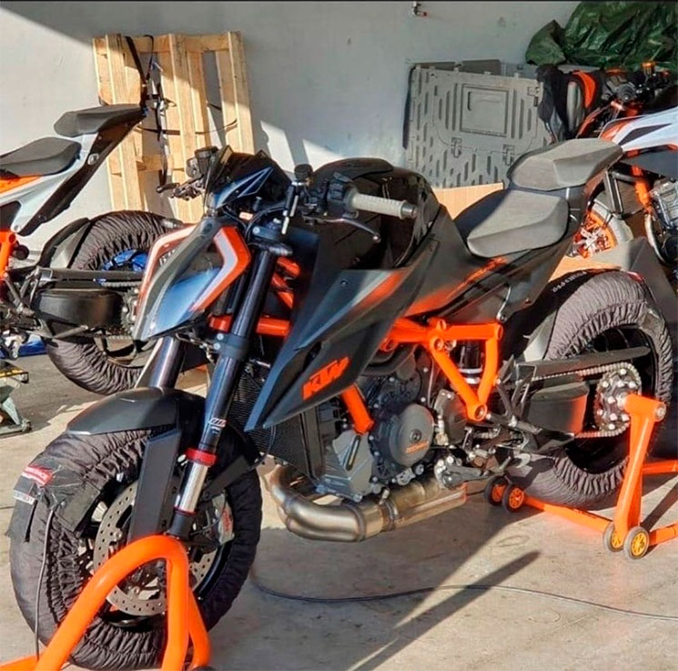 KTM_SuperDukeR-2020-35232.jpg