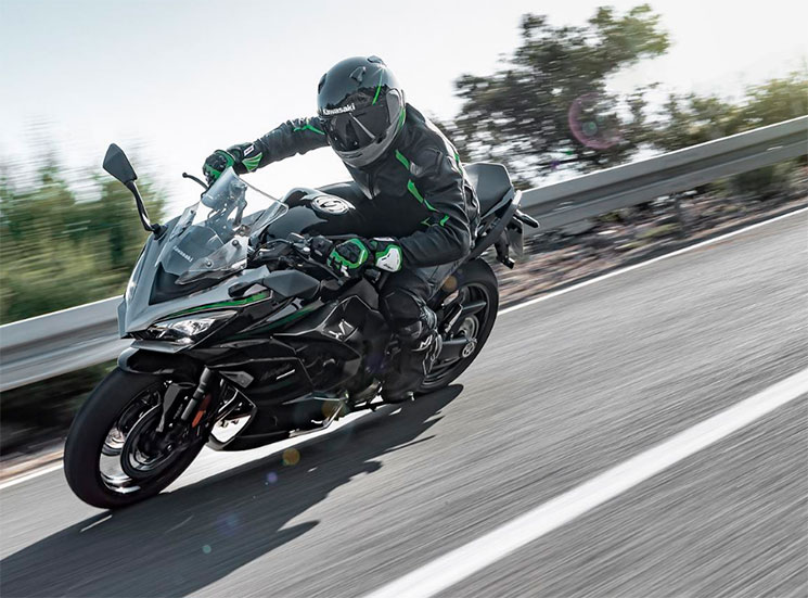 Kawasaki-Z1000SX-2020-2.jpg