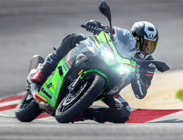 KawasakiNinja400-1-2023.jpg