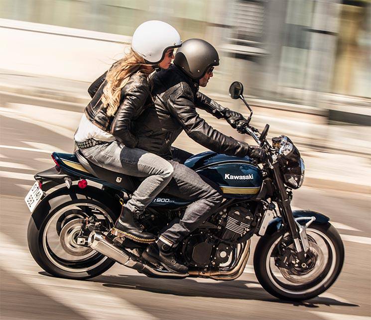 /KawasakiZ900RS-2022
