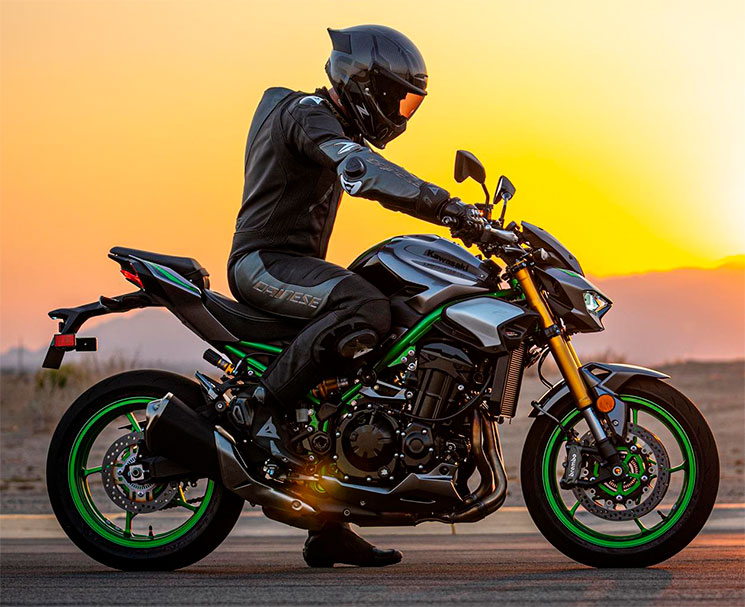 KawasakiZ900SE-2025-