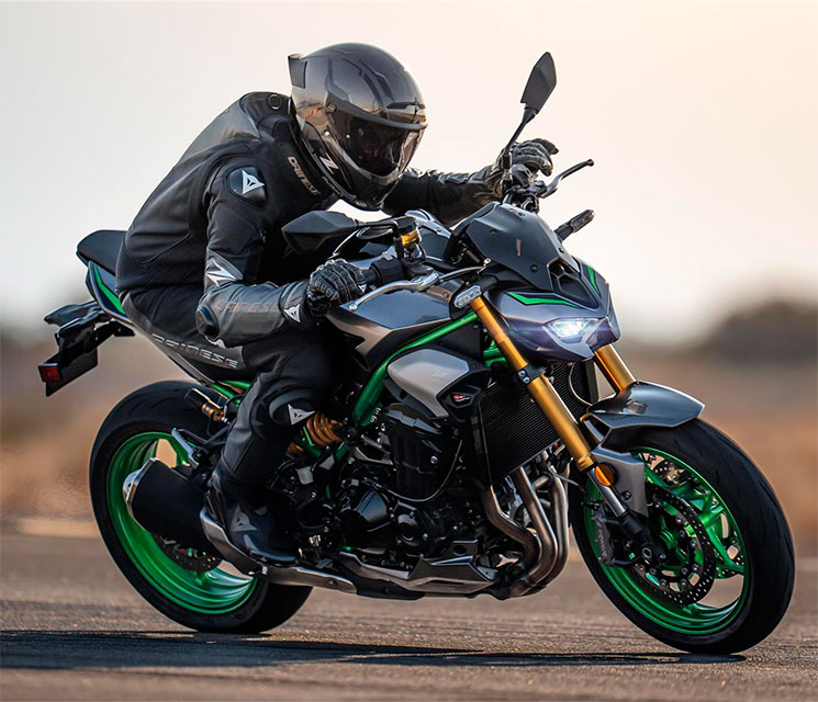 KawasakiZ900SE-2025-