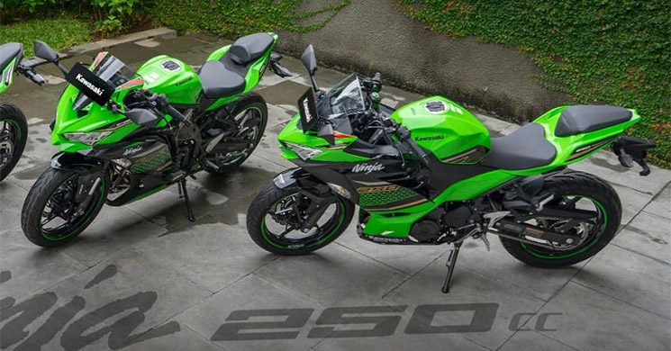 KawasakiZX25R.jpg