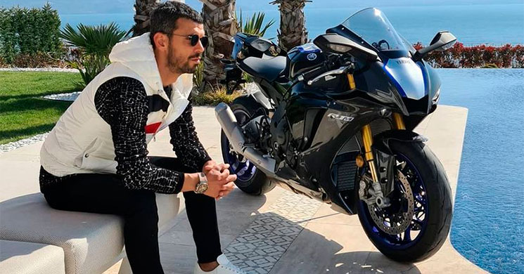 KenanSofuoglu-YamahaR1m.jpg