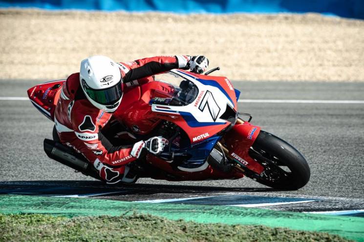 Lecuona-Vierge-Honda-Fireblade-2021