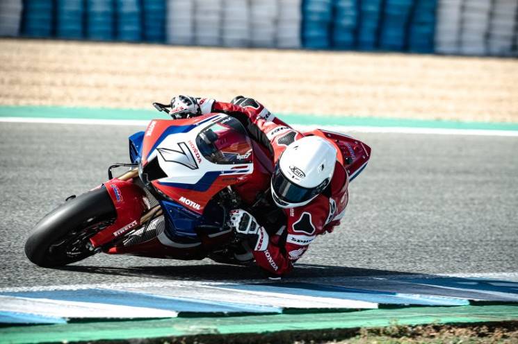 Lecuona-Vierge-Honda-Fireblade-2021