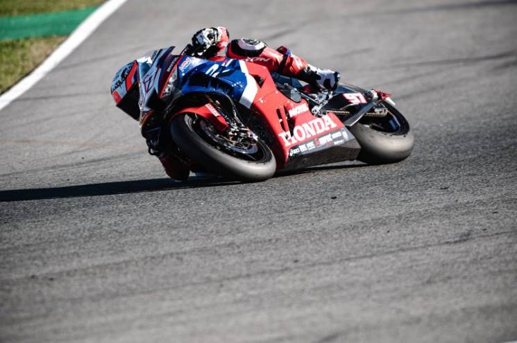 Lecuona-Vierge-Honda-Fireblade-2021