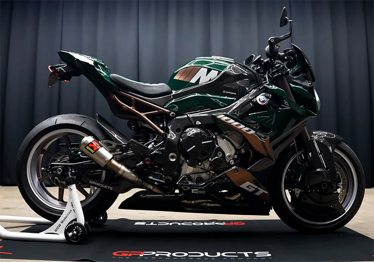 BMW-M1000R-.jpg