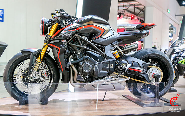 MVAGUSTA-RUSH-1000-7.jpg