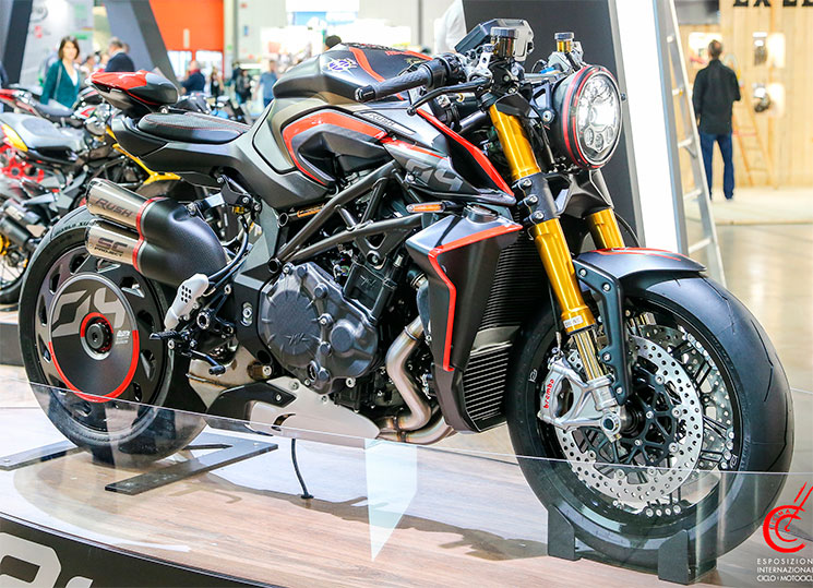 MVAGUSTA-RUSH-1000-8.jpg