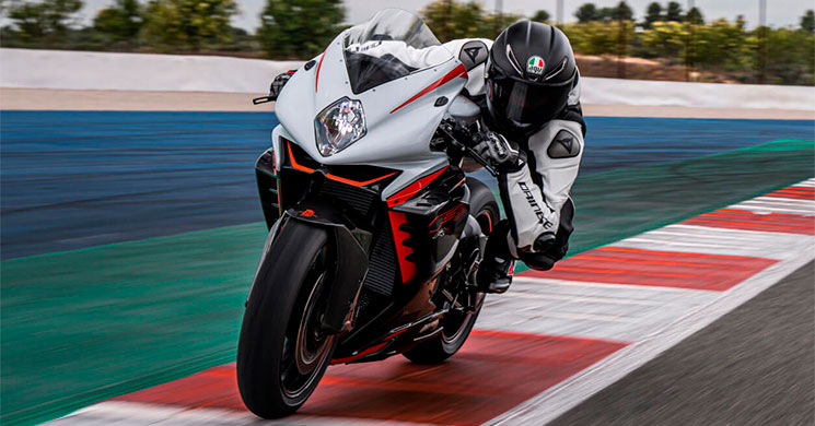 MVAGUSTAF3-RR.jpg