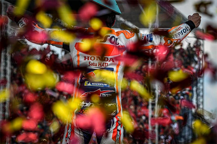 /MarcMarquez-celebracion-tailandia-2.jpg