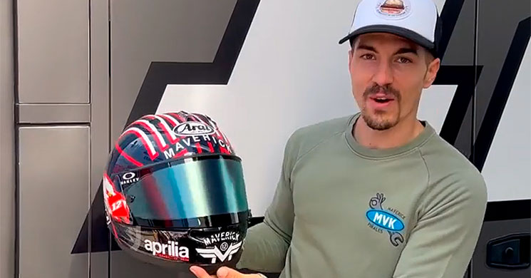 MaverickVinalesTopGunHelmet.jpg