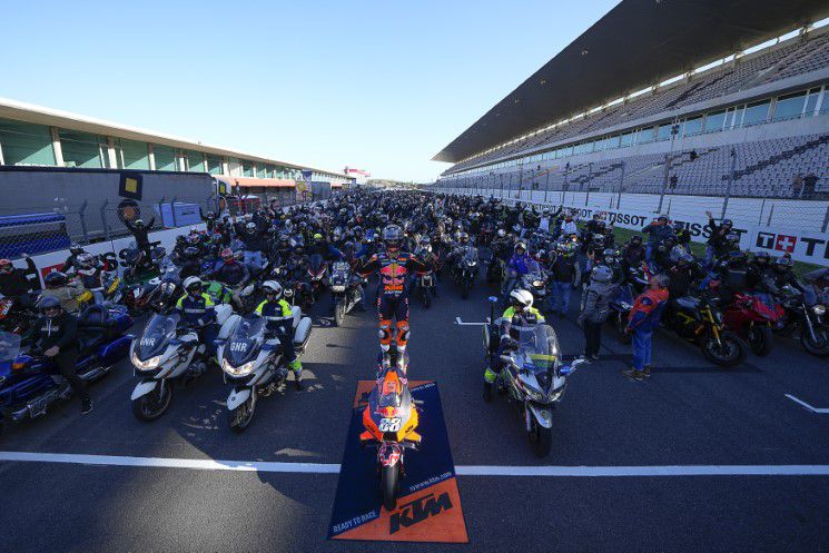 miguel oliveira ktm carretera