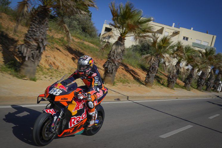 miguel oliveira ktm carretera
