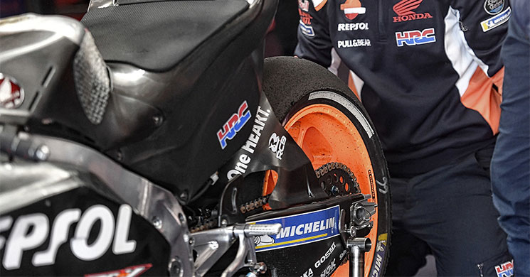 MotoGPHondaBasculante.jpg