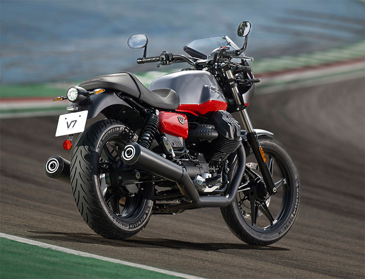 MotoGuzziV7Corsa-2024-