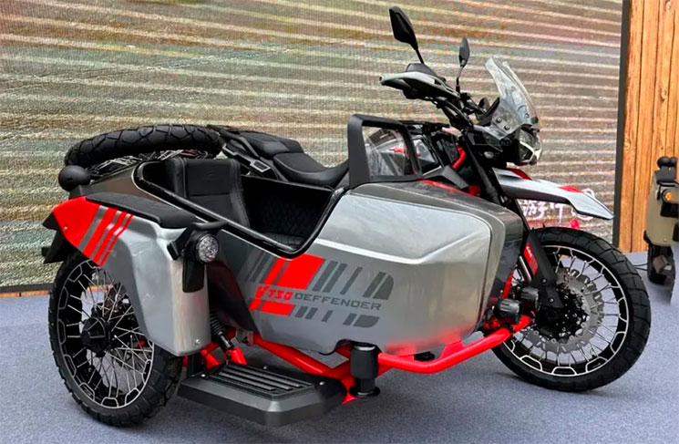 GuzziV85TT-Sidecar.jpg