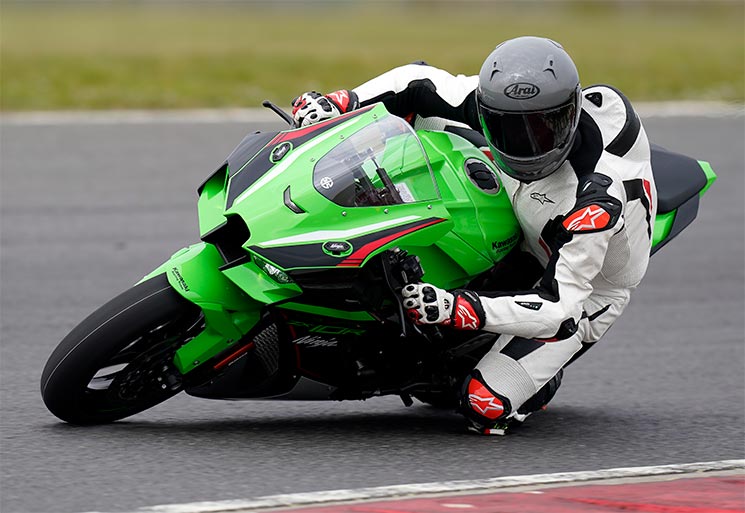 NinjaZX10RR-2021-2.jpg
