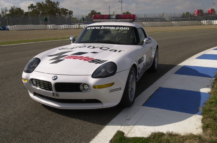 z8 safety car