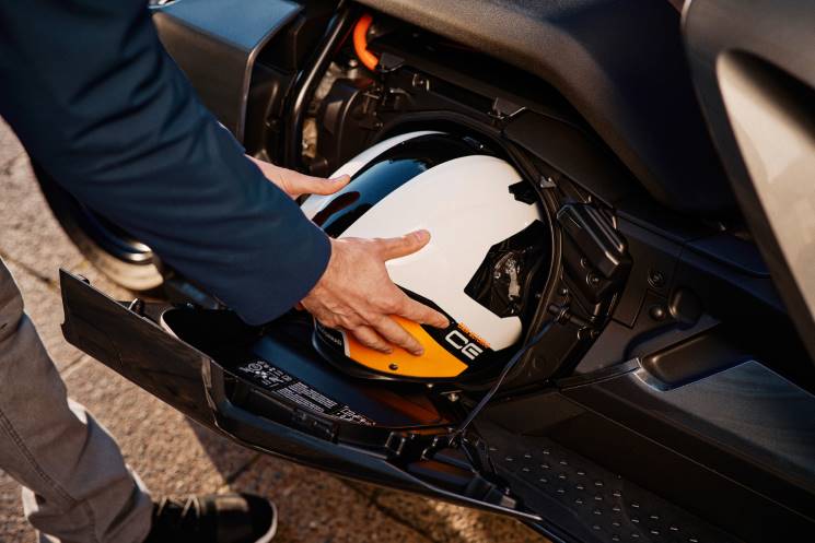 bmw-ce-04