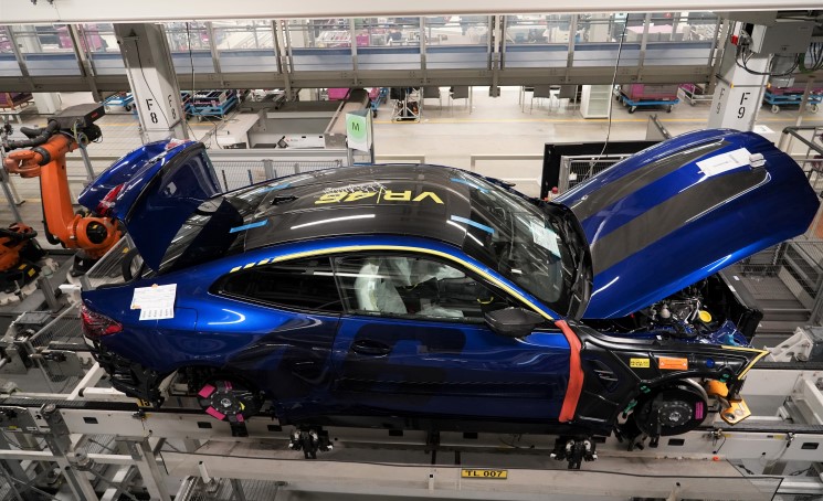 BMW-M4-CS-VR46.jpg