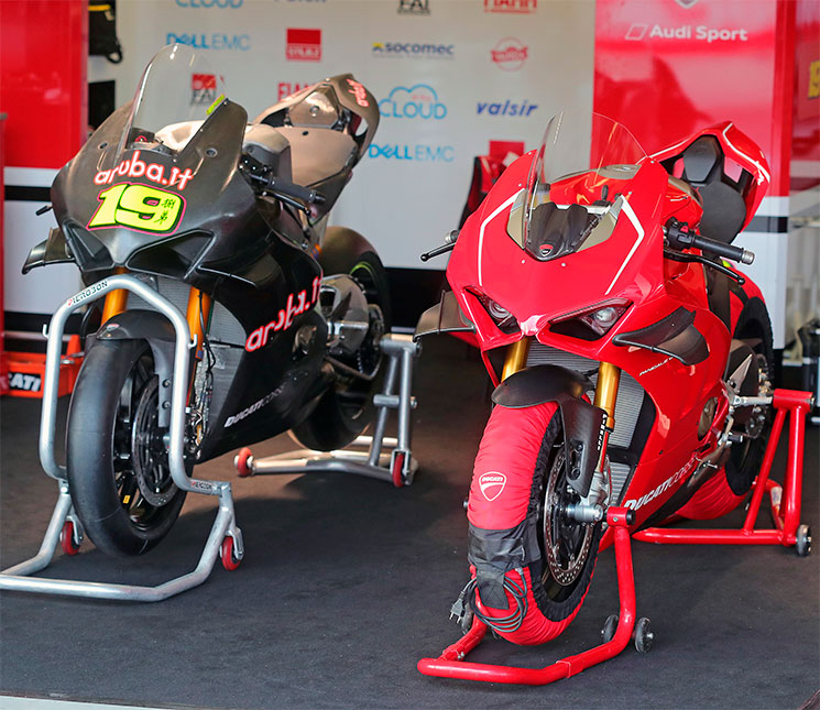 /PanigaleV4R-3454.jpg