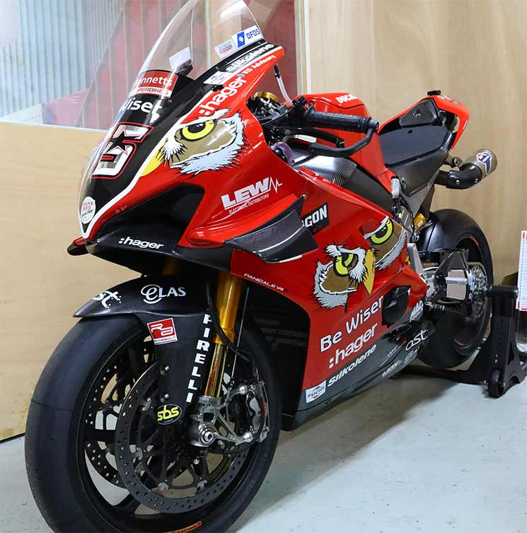 /PanigaleV4R-ScottRedding-2.jpg