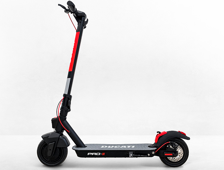 PatineteDucati-2.jpg
