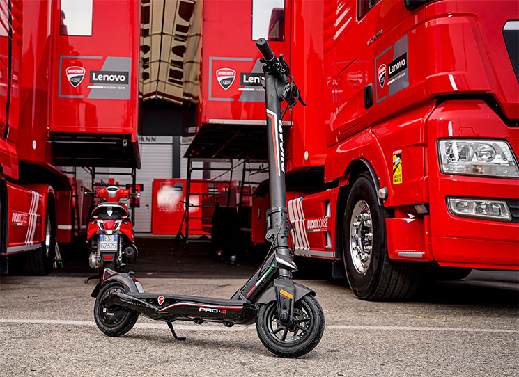 patineteElectricoDucati-2.jpg