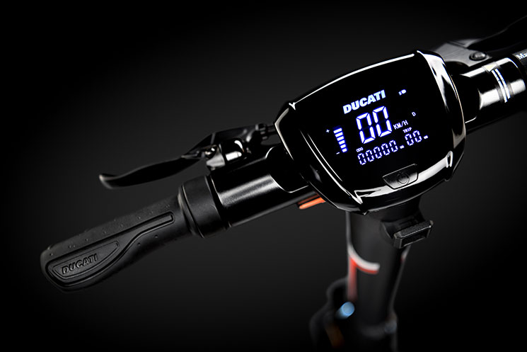 patineteElectricoDucati-2.jpg