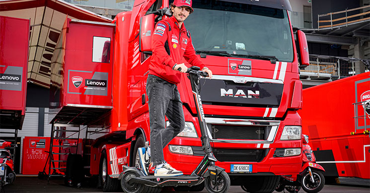 PatineteElectricoDucati