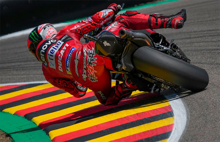 /PeccoBagnaia-2345345.jpg